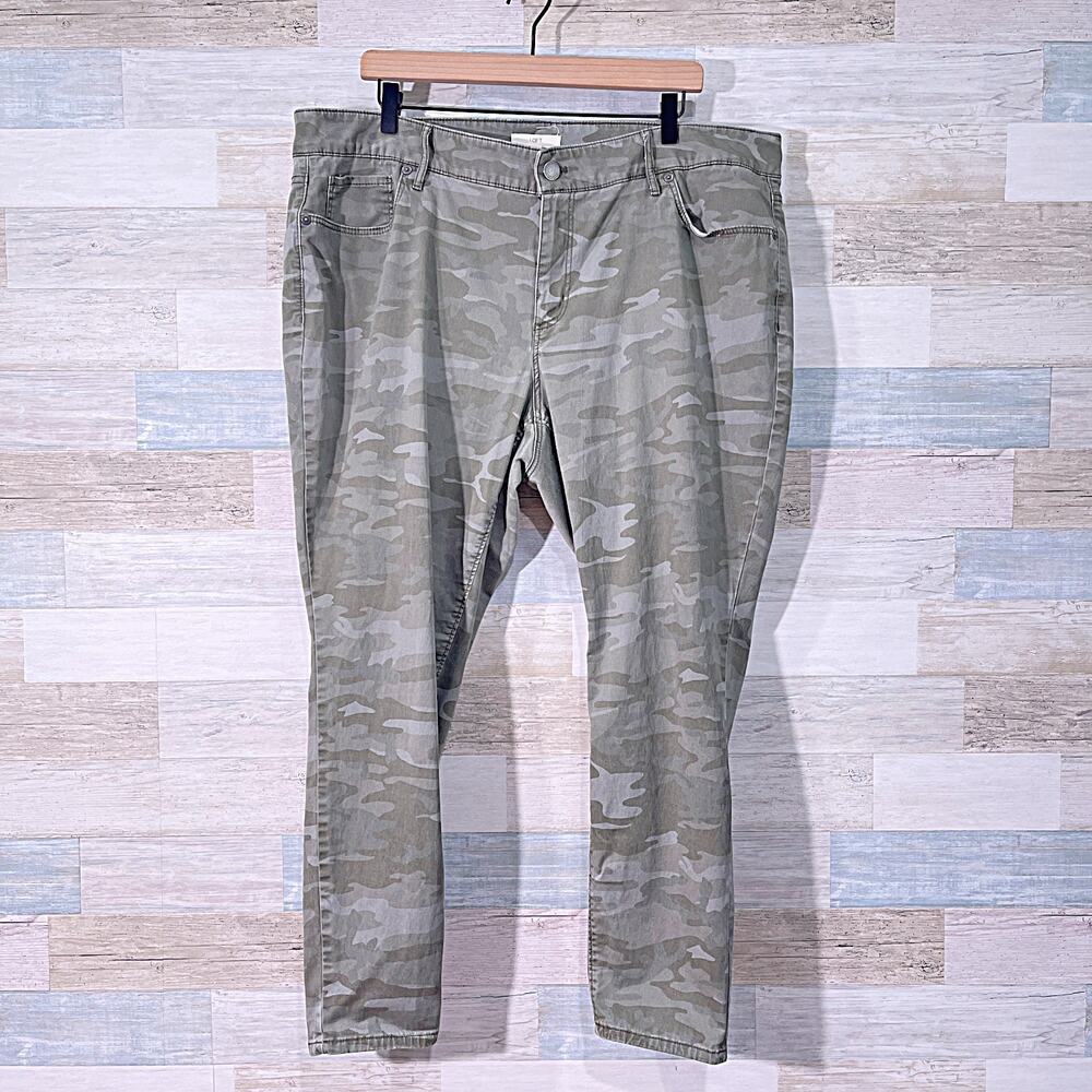 LOFT PLUS Marisa Crop Camo Print Pants Green Mid Rise Stretch Cotton Womens 20